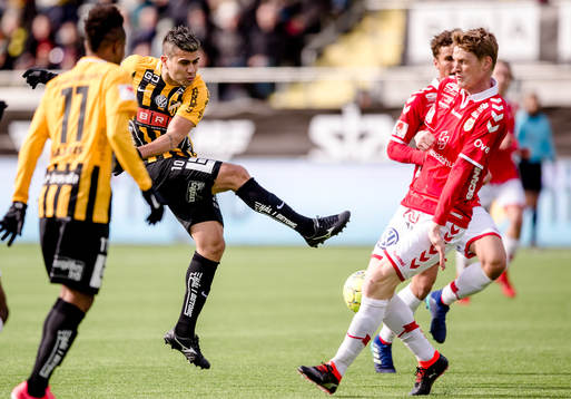 Häckens Paulinho och Kalmars Rasmus Elm