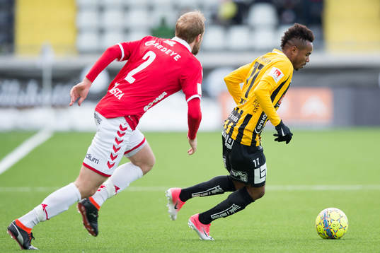 Kalmars Markus Thorbjörnsson mot Häckens Nasiru Mohammed