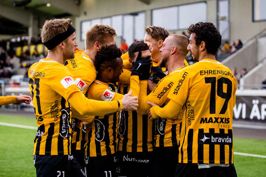 Häckens spelare jublar