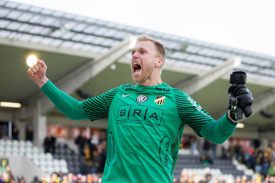 Häckens Peter Abrahamsson jublar
