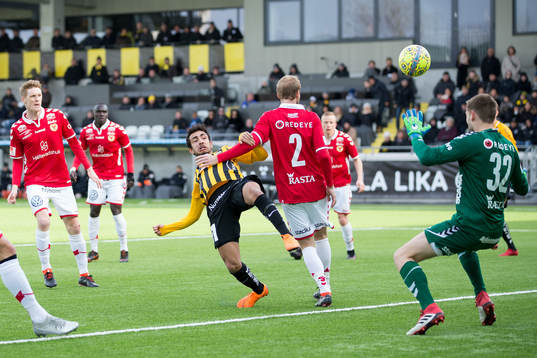 Häckens Daleho Irandust med en målchans