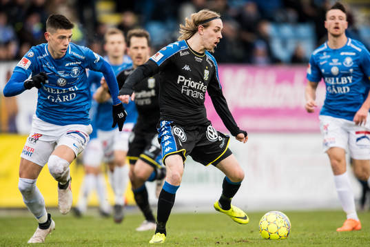 Trelleborgs Dennis Hadzikadunic och IFK Göteborgs Elias