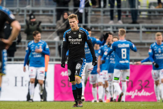 IFK Göteborgs Carl Starfelt deppar