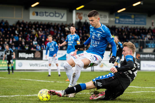 Trelleborgs Dennis Hadzikadunic och IFK Göteborgs