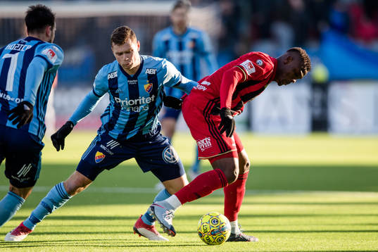 Djurgårdens Jesper Karlström och Östersunds Alhaji Gero