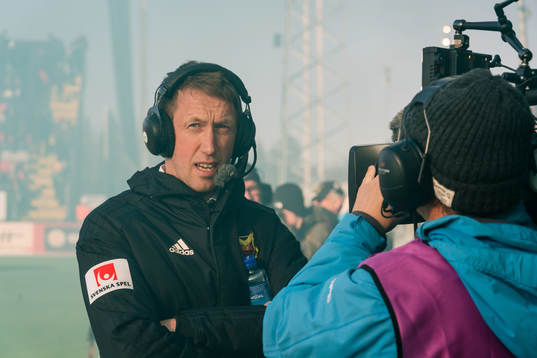 Östersunds tränare Graham Potter blir intervjuad