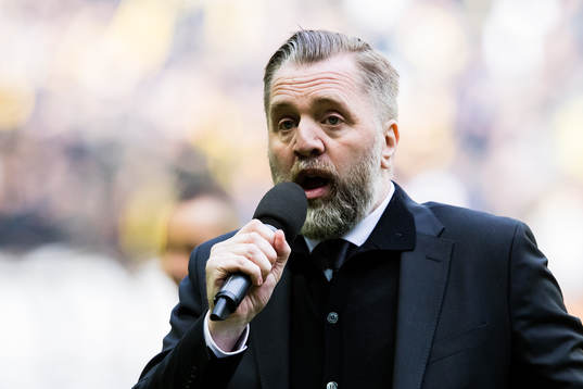 s sportchef Björn Wesström innan fotbollsmatchen i