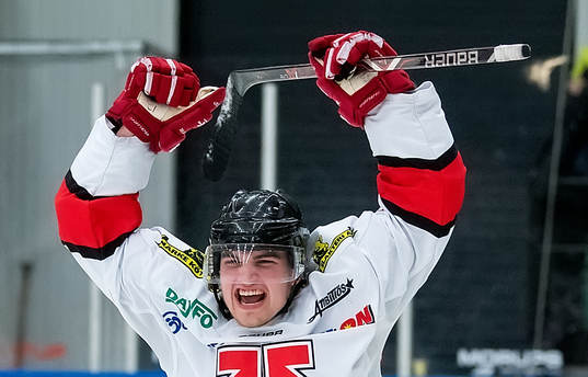 Örebros Glenn Gustafsson jublar