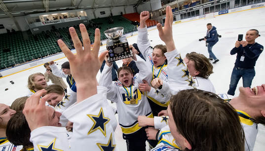 HV71 lyfter SM pokalen
