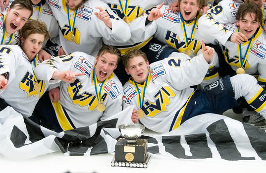 Bläddra bland fler bilder av ISHOCKEY, J20, FINAL, VÄXJÖ - HV71