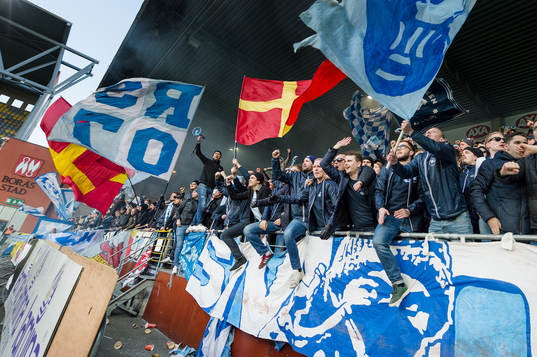 Malmö FFs supportrar som jublar