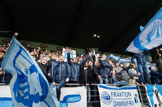 Malmö FFs supportrar som jublar