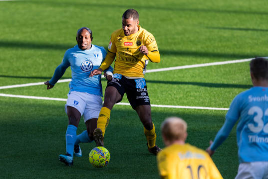 Malmö FFs Fouad Bachirou och Elfsborgs Alex Dyer
