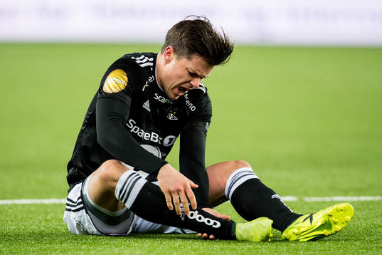Pål André Helland of Rosenborg with an injury