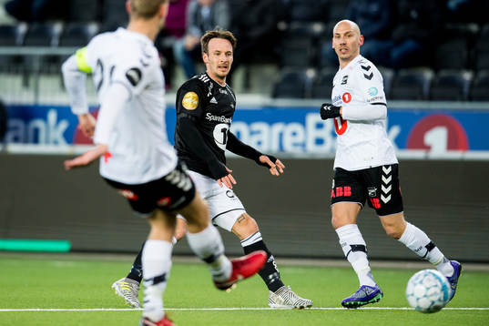 Mike Jensen of Rosenborg and Jone Samuelsen of Odd