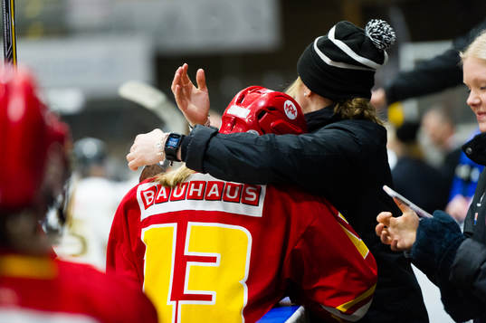 Smålands Thea Johansson kramar