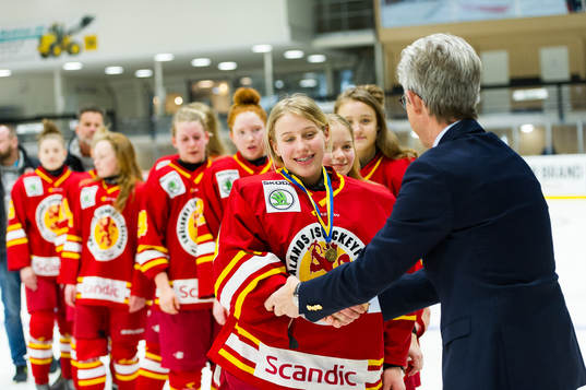 Smålands målvakt Ebba Svensson Träff  får bronsmedalj