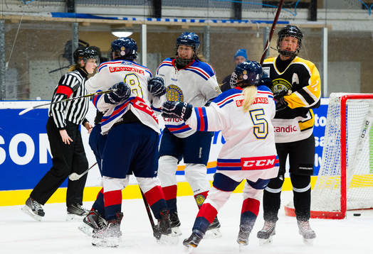Stockholms Julia Tärnblom jublar med lagkamrater