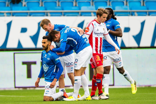Etzaz Muzafar Hussain of Molde celebrates the 2-0 goal