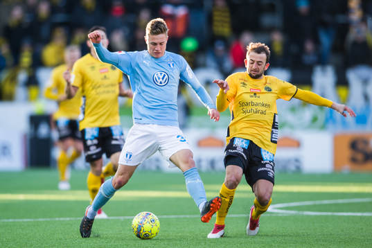 Malmö FFs Mattias Svanberg och Elfsborgs Robert Gojani