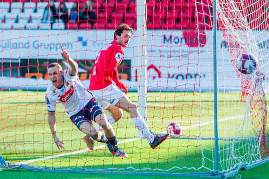 Tommy Høiland of Viking celebrates