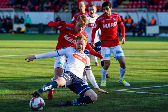 Rasmus Martinsen of Viking and Harald Holter of Kongsvinger