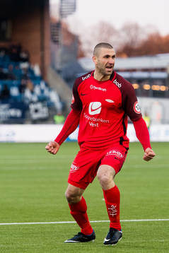 Azar Karadas of Brann celebrates 1-1