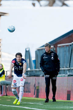 Lars Vilsvik of Strømsgodset and Lars Arne Nilsen, heach