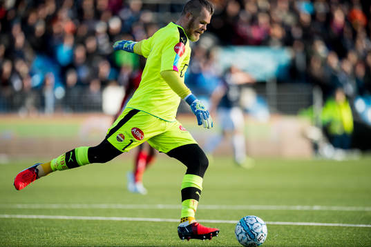 Goalkeeper Espen Bugge Pettersen of Strømsgodset