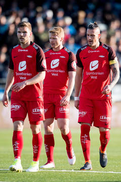 Gilli Rolantsson of Brann, Sivert Heltne Nilsen of Brann