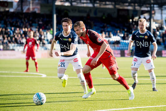 Lars Vilsvik of Strømsgodset, Gilli Rolantsson of Brann