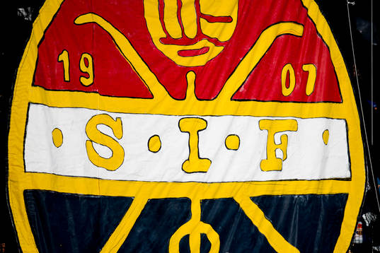 A banner with the logo of SIF