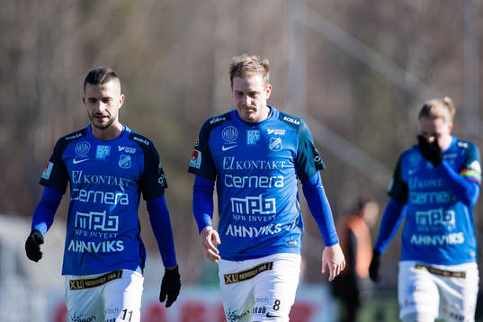 Norrbys Alen Krasnici och Nicklas Savolainen  deppar