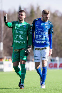 Norrbys målvakt Mergim Krasniqi deppar med Marc Axengren