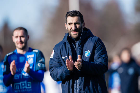 Norrbys tränare Mohammed Ali Khan jublar