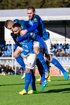 Norrbys Richard Yarsuvat jublar med Alen Krasnici och