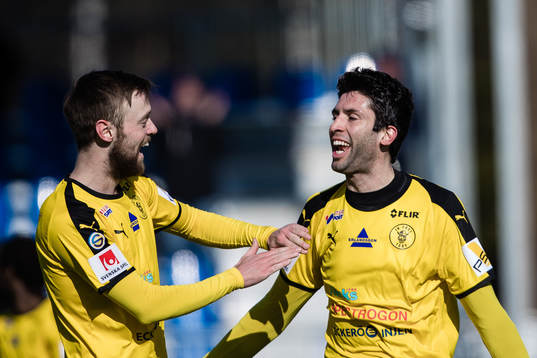 Frejs Luca Gerbino Polo (h) jublar med Mattias Bouvin (v)