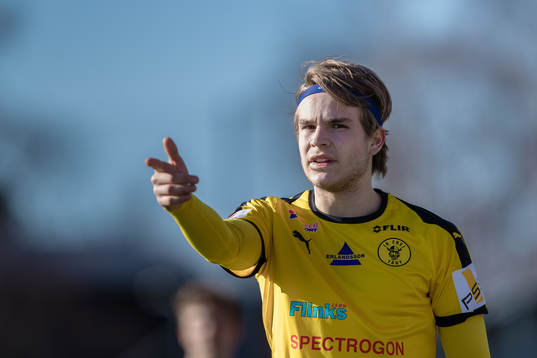 Frejs Amadeus Sögaard gestikulerar