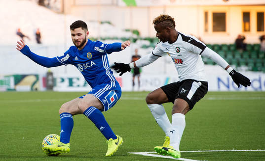 Sundsvalls Jonathan Tamimi och Örebros Kennedy Igboananike