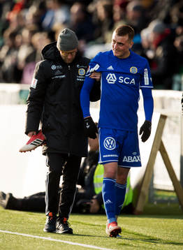 Sundsvalls Dennis Olsson utgår skadad