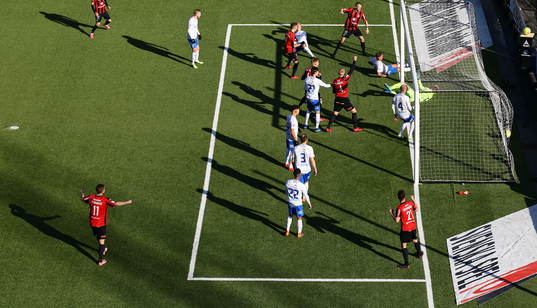Mål 1-1 av Brommapojkarnas Martin Rauschenberg Brorsen