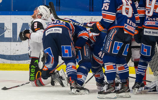 Malmö Redhawks Frederik Storm gör 2-1 målet