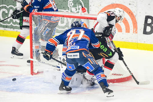Växjös Andy Miele och Malmö Redhawks Christoffer Forsberg