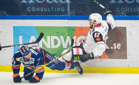 Växjös Tuomas Kiiskinen och Malmö Redhawks Niklas Arell