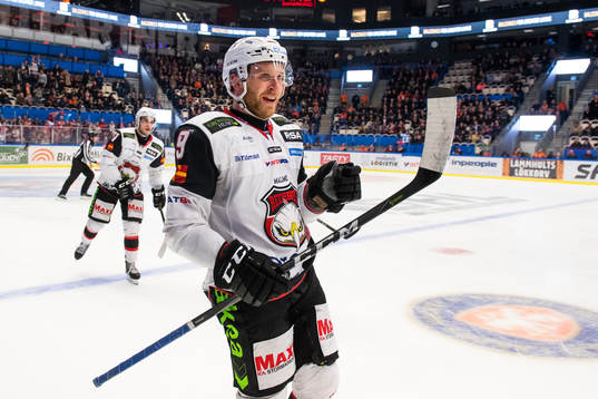 Malmö Redhawks  Frederik Storm jublar
