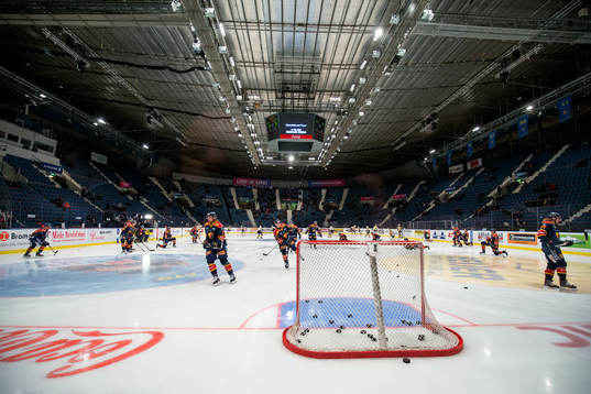 Djurgårdens spelare värmer upp