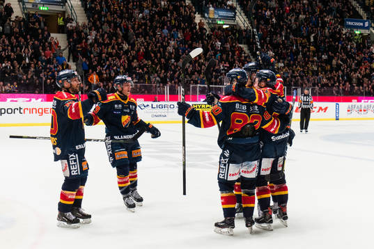 Djurgårdens Linus Hultström jublar
