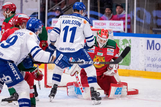 Leksands Martin Karlsson och Moras målvakt Christian