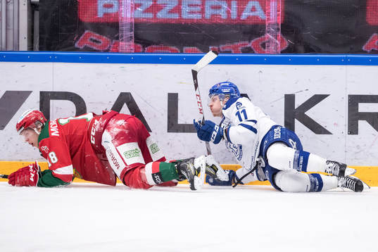 Moras Emil Aronsson och Leksands Martin Karlsson  i