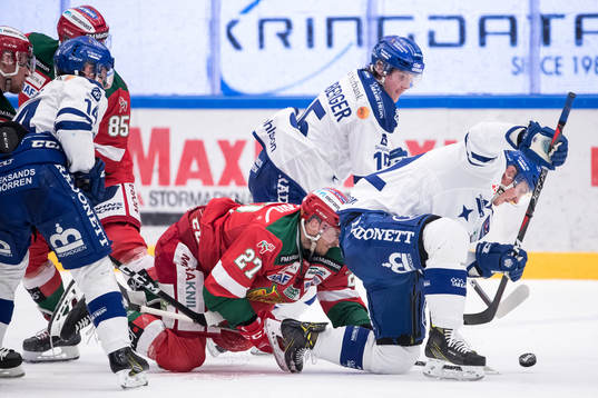 Leksands Martin Grönberg och Moras Matt Bailey  i